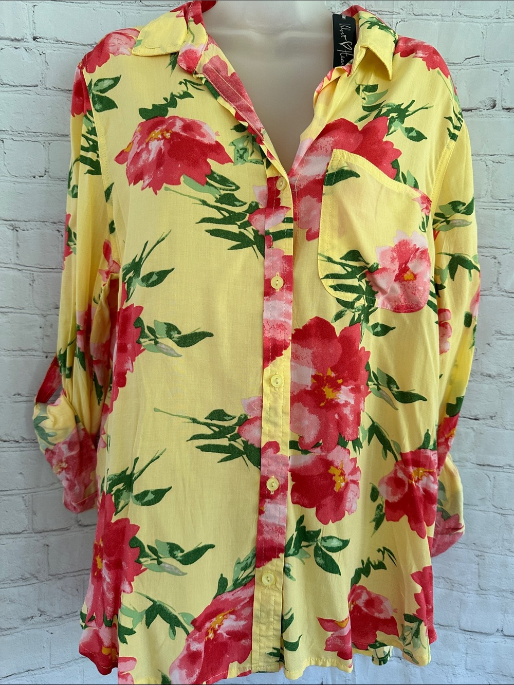 Velvet Heart NWT Floral Button-Front Shirt - Yellow with Red Bloom size L